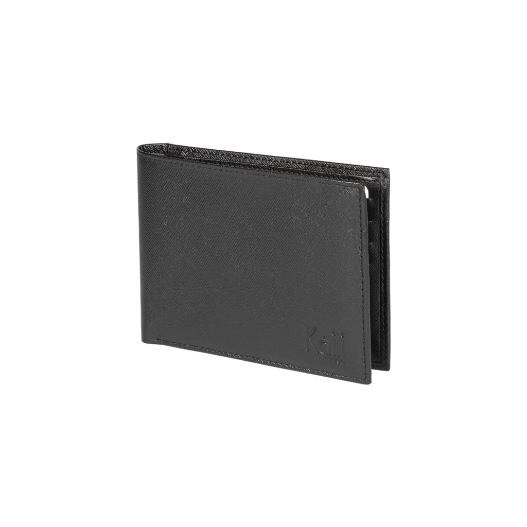 K10812AB | Men's Wallet in Saffiano Genuine Leather. Black color. 8 slots for credit cards. Size when closed: 12.5 x 9.5 x 1 cm. Packaging: hard bottom/cover Gift Box